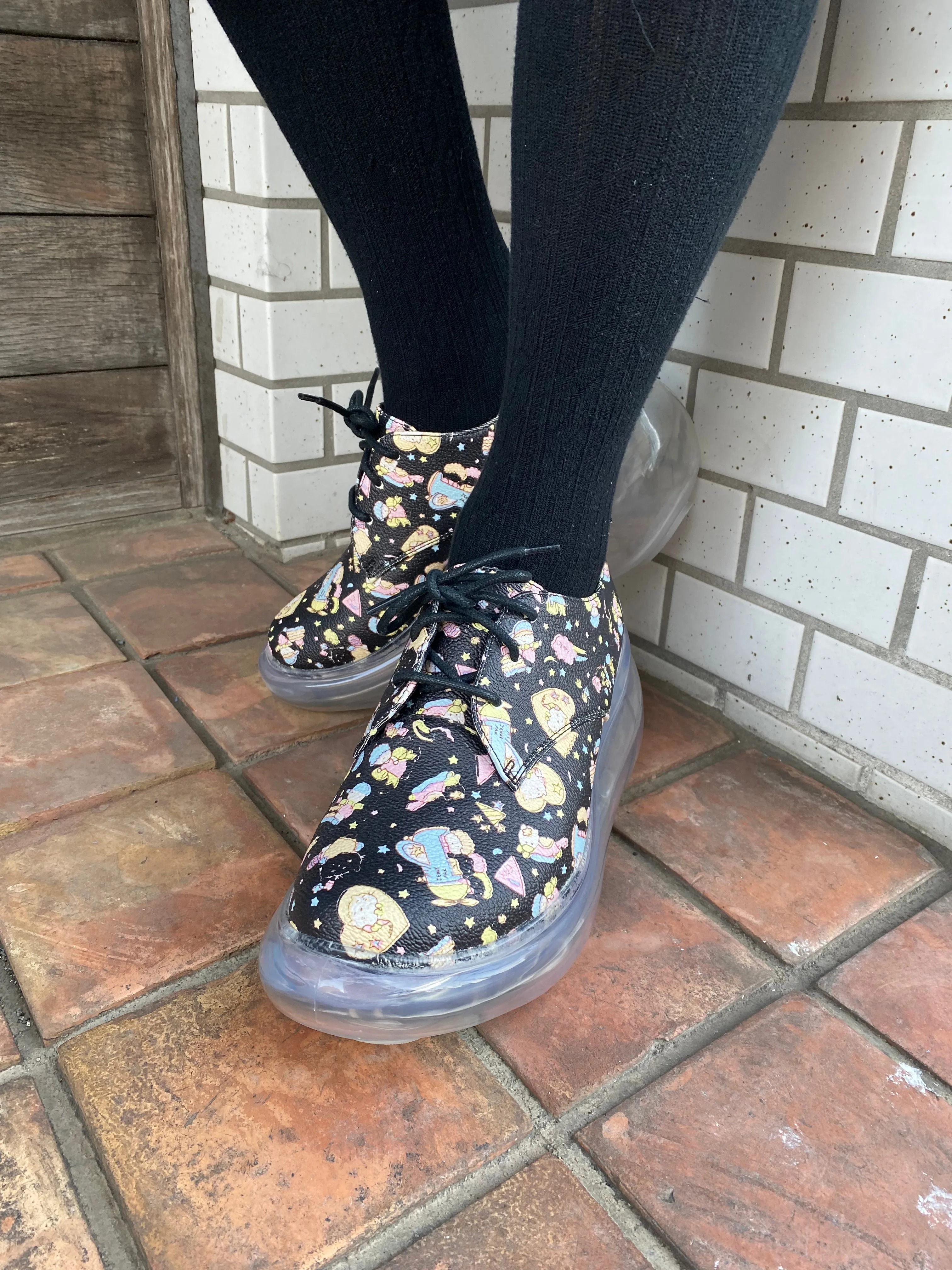 Classic Print Shoes / Black Cartoon