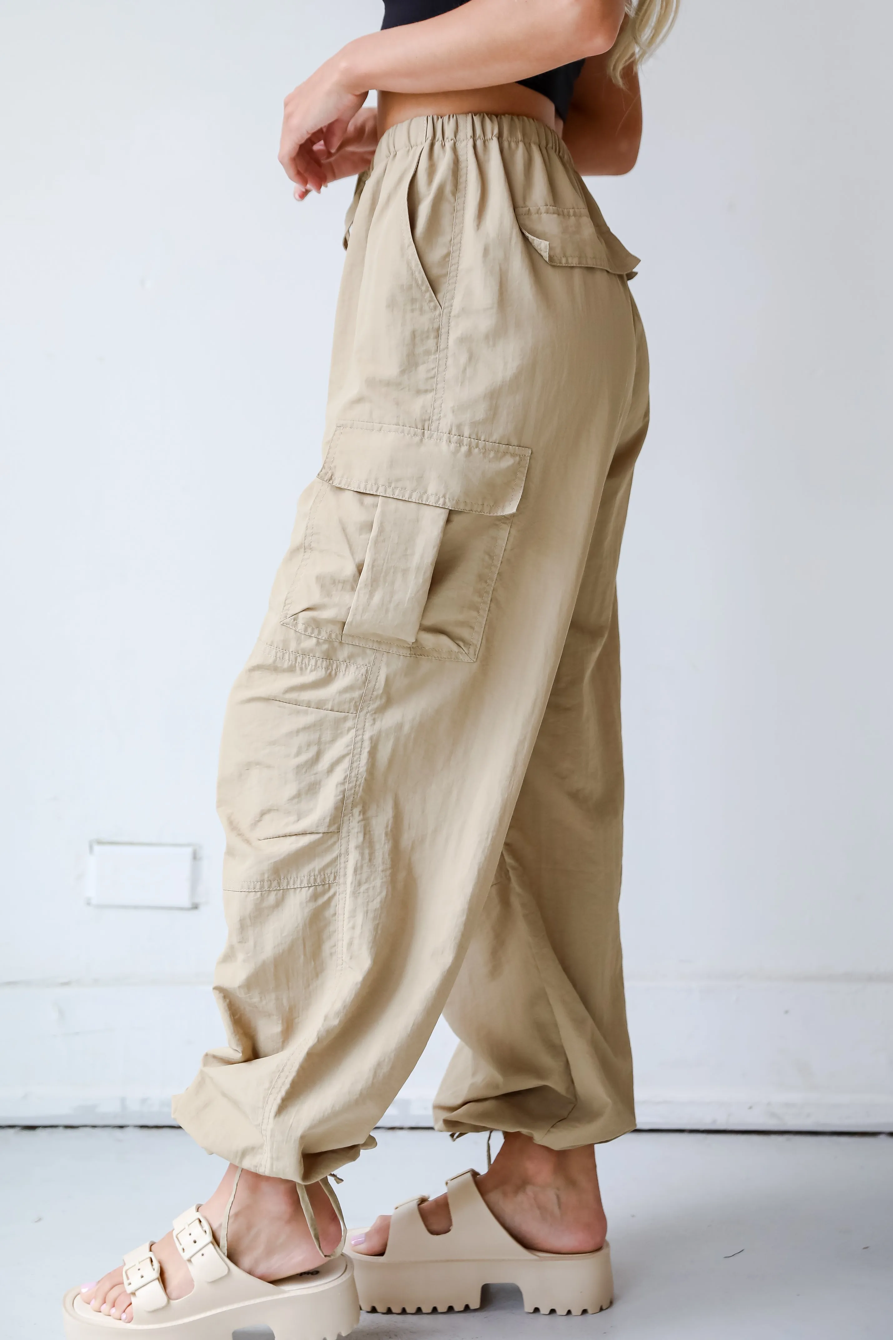 FINAL SALE - Trendsetting Aura Khaki Cargo Pants - DU DEAL