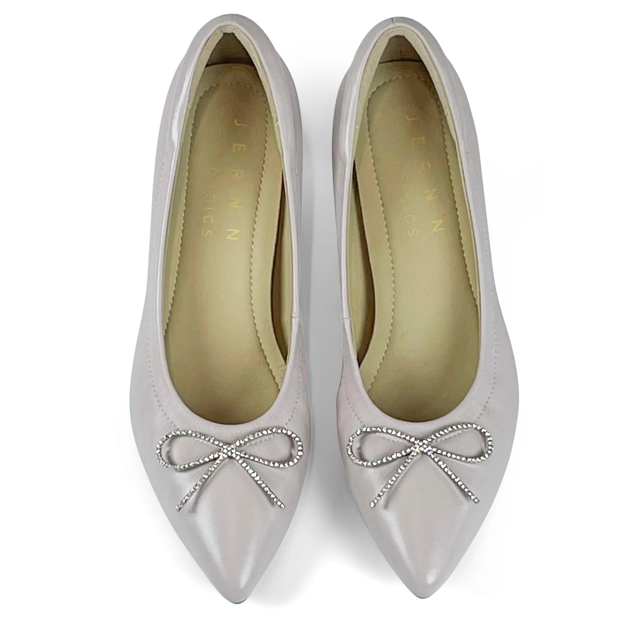 Jada Signature lambskin pumps with delicate diamond bow