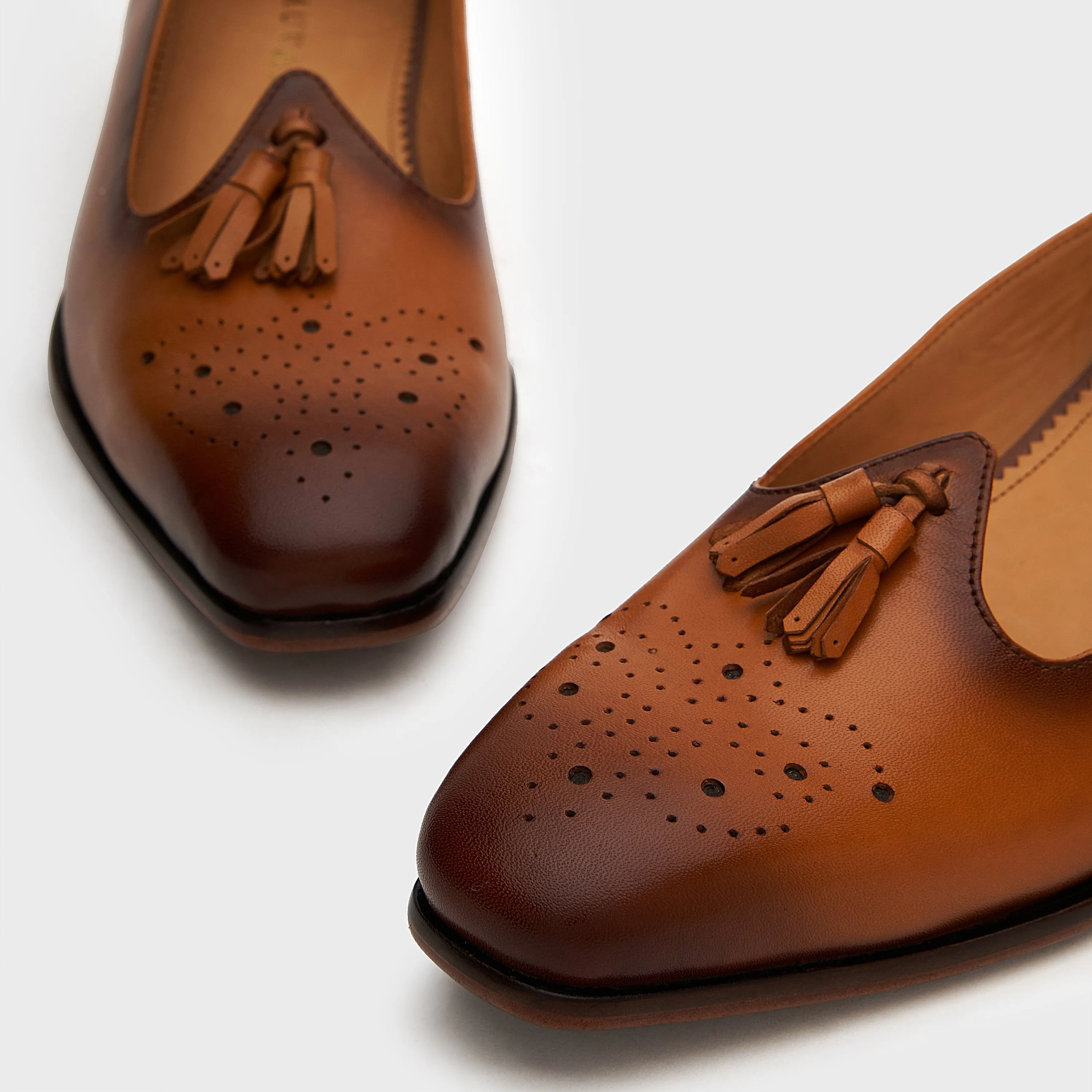 Nagra Tassel & Brogue | British Tan Leather