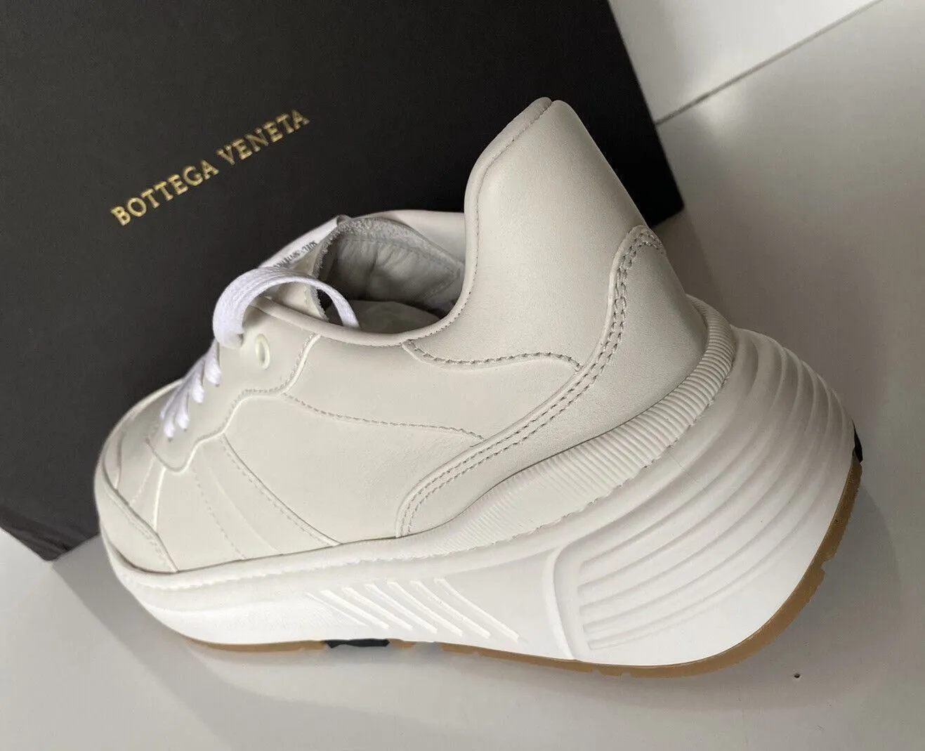 NIB $850 Bottega Veneta Men’s White Calf Leather Sneakers 10 US 565646 9117